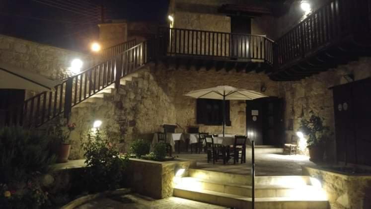 Amarakos Guesthouse Λειτουργεί Υπό Νέα Διεύθυνση Kato Akourdalia Eksteriør bilde