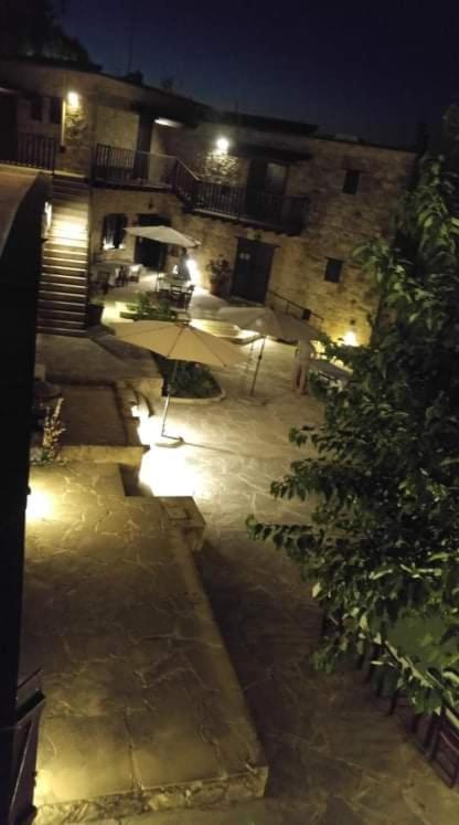 Amarakos Guesthouse Λειτουργεί Υπό Νέα Διεύθυνση Kato Akourdalia Eksteriør bilde