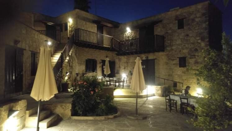 Amarakos Guesthouse Λειτουργεί Υπό Νέα Διεύθυνση Kato Akourdalia Eksteriør bilde