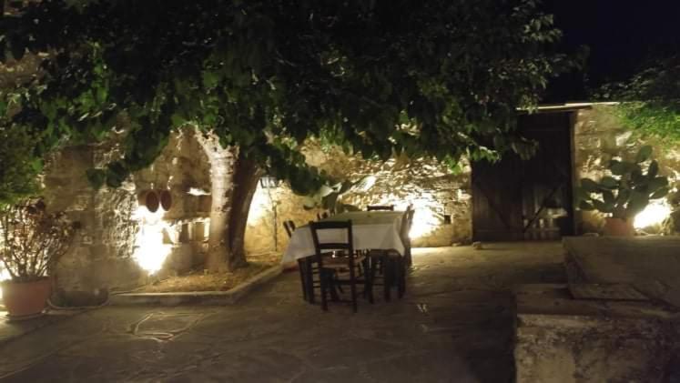 Amarakos Guesthouse Λειτουργεί Υπό Νέα Διεύθυνση Kato Akourdalia Eksteriør bilde