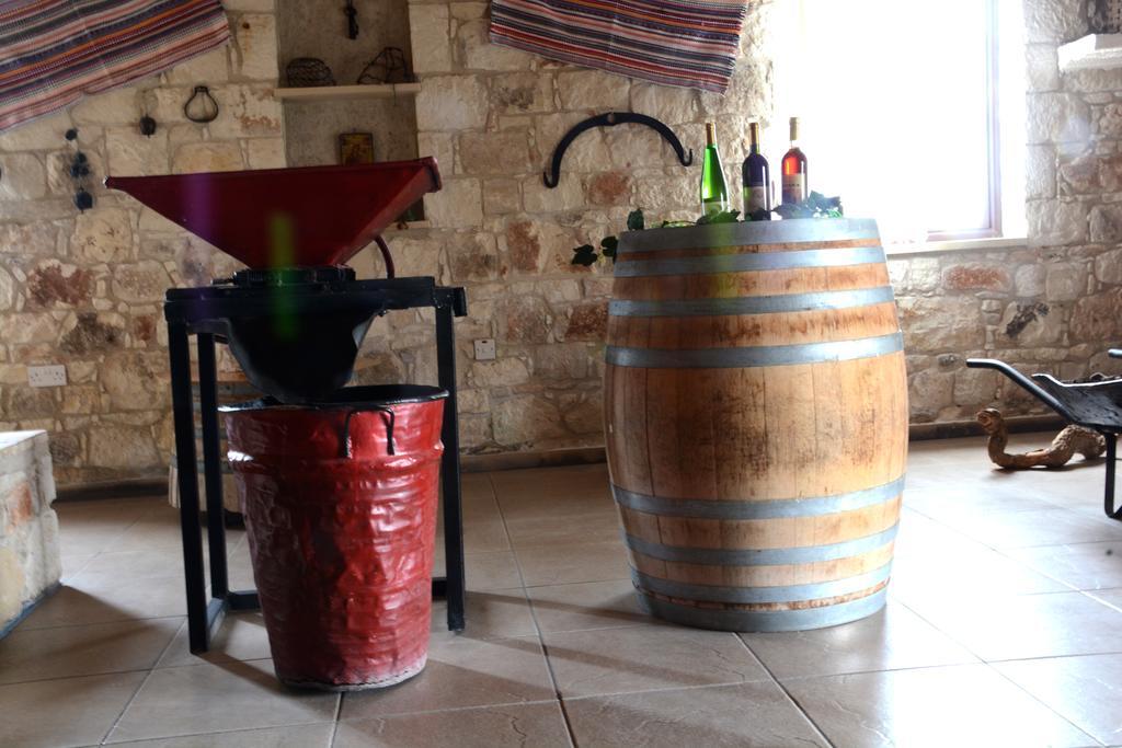 Amarakos Guesthouse Λειτουργεί Υπό Νέα Διεύθυνση Kato Akourdalia Eksteriør bilde